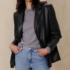 NWT Women’s Banana Republic Vegan Leather Black Blazer- size petite 4
